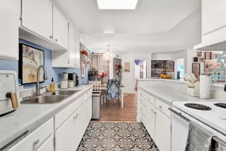 Photo #4: 230018389 Listing