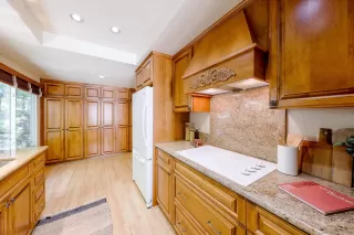 Photo #5: 230018525 Listing