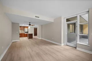 Photo #4: 230018538 Listing