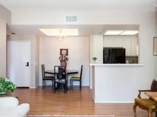 Photo #5: 230018558 Listing