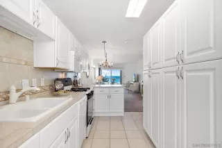 Photo #4: 230018615 Listing