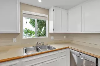 Photo #4: 230018658 Listing