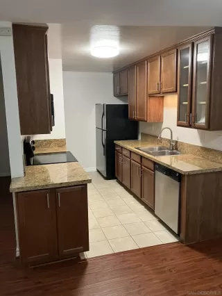 Photo #5: 230018688 Listing