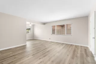 Photo #5: 230018708 Listing