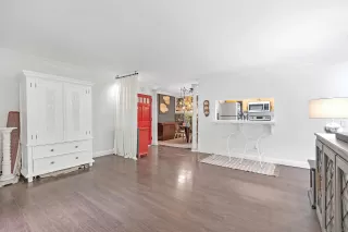 Photo #4: 230018731 Listing