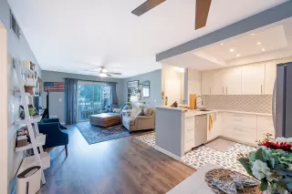 Photo #5: 230018735 Listing