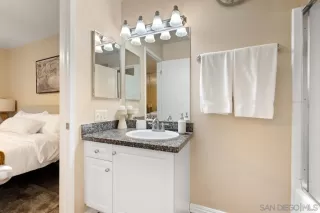 Photo #3: 230018756 Listing