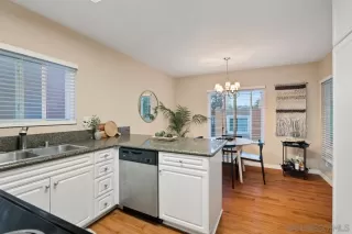 Photo #4: 230018756 Listing