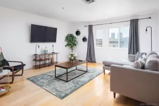 Photo #3: 230018908 Listing