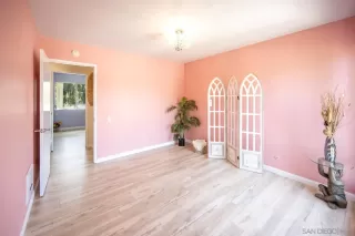 Photo #3: 230018913 Listing