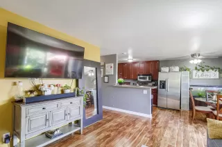 Photo #4: 230018933 Listing