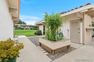 Photo #6: 230018935 Listing 