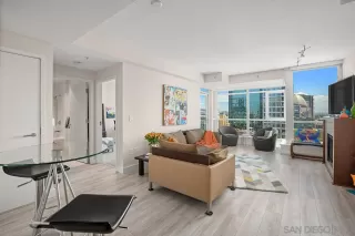 Photo #6: 230018943 Listing