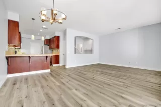 Photo #4: 230018995 Listing