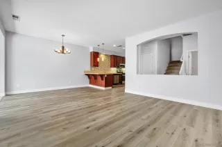 Photo #5: 230018995 Listing