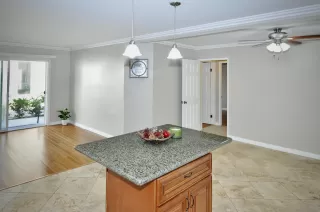 Photo #3: 230019012 Listing 