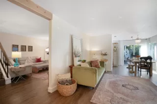 Photo #4: 230019029 Listing