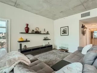 Photo #6: 230019122 Listing