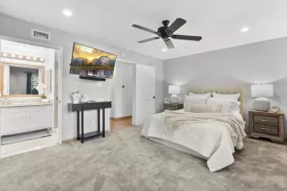 Photo #2: 230019190 Listing