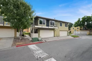 Photo #3: 230019196 Listing