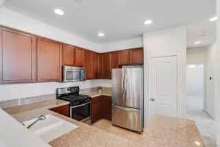 Photo #3: 230019307 Listing