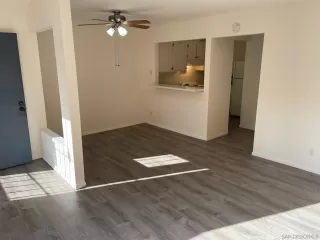 Photo #5: 230019358 Listing