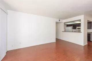 Photo #4: 230019391 Listing