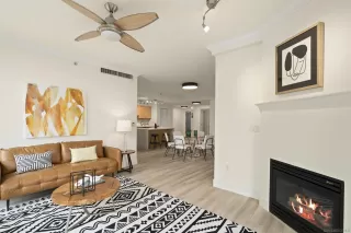 Photo #5: 230019396 Listing