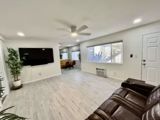 Photo #3: 230019439 Listing