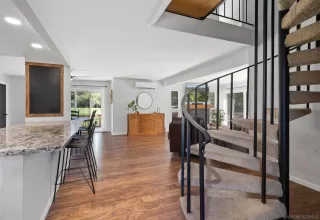 Photo #2: 230019448 Listing