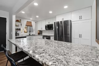 Photo #3: 230019448 Listing