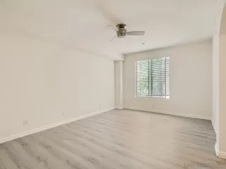 Photo #3: 230019490 Listing