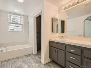 Photo #4: 230019490 Listing