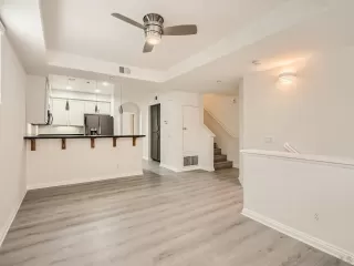 Photo #5: 230019490 Listing