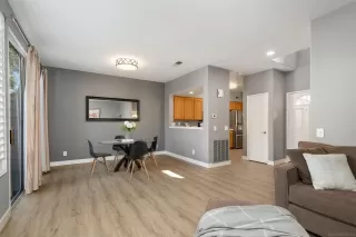 Photo #4: 230019648 Listing