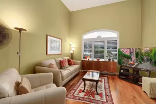 Photo #2: 230019653 Listing 