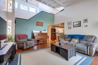 Photo #3: 230019668 Listing