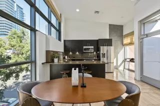 Photo #5: 230019780 Listing