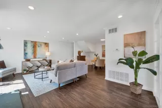 Photo #3: 230020177 Listing