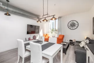 Photo #3: 230020212 Listing