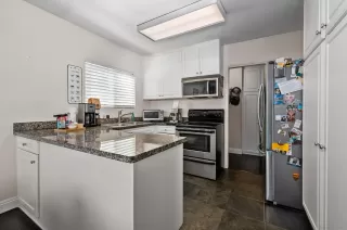 Photo #2: 230020239 Listing