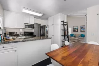 Photo #3: 230020239 Listing