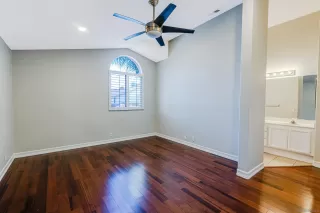 Photo #1: 230020621 Listing