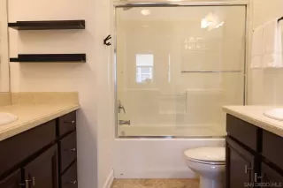 Photo #3: 230020997 Listing