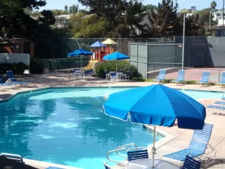 Photo #5: 230021036 Listing