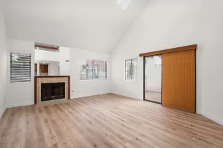 Photo #3: 230021127 Listing