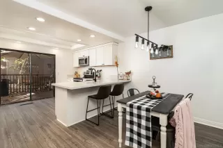 Photo #5: 230021152 Listing