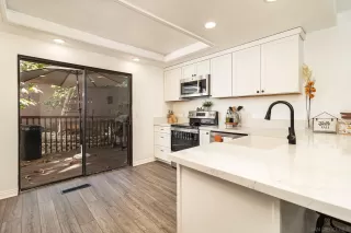 Photo #6: 230021152 Listing