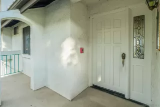 Photo #1: 230021180 Listing