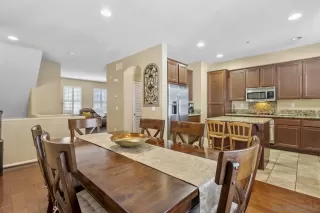 Photo #3: 230021186 Listing